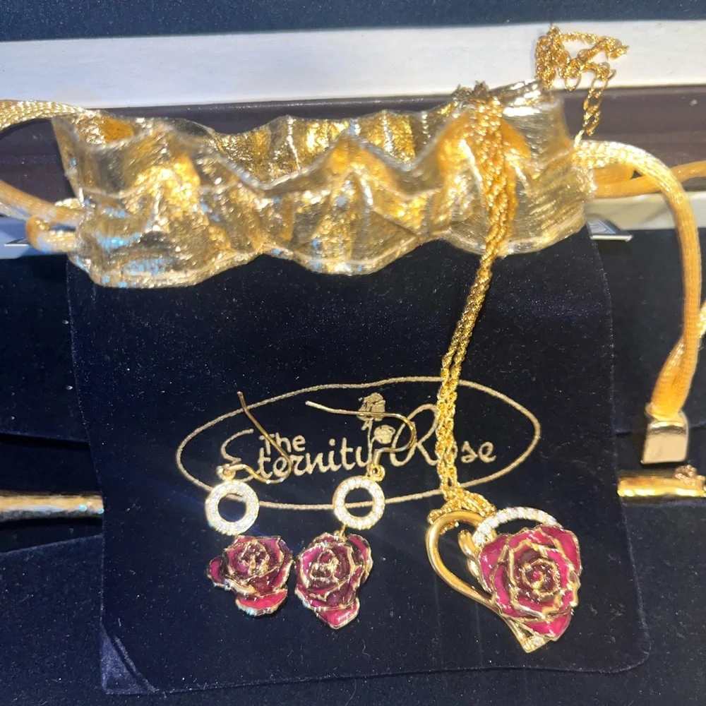 The Eternity Rose 24K Dipped Gold with Jewelry - Picture 8 of 8